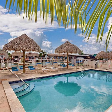 Tiny Home On Waterfront, Bay Views, Deck, Pool Jewfish Pokoj fotografie