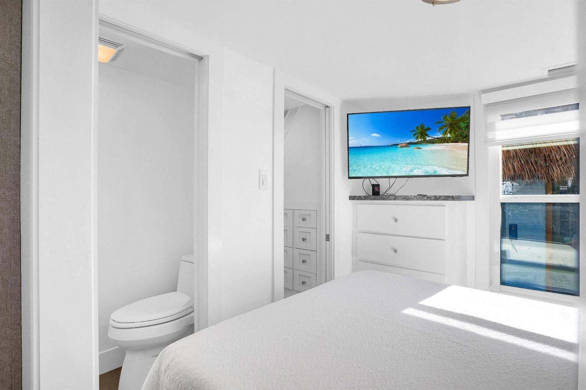 Tiny Home On Waterfront, Bay Views, Deck, Pool Jewfish Pokoj fotografie