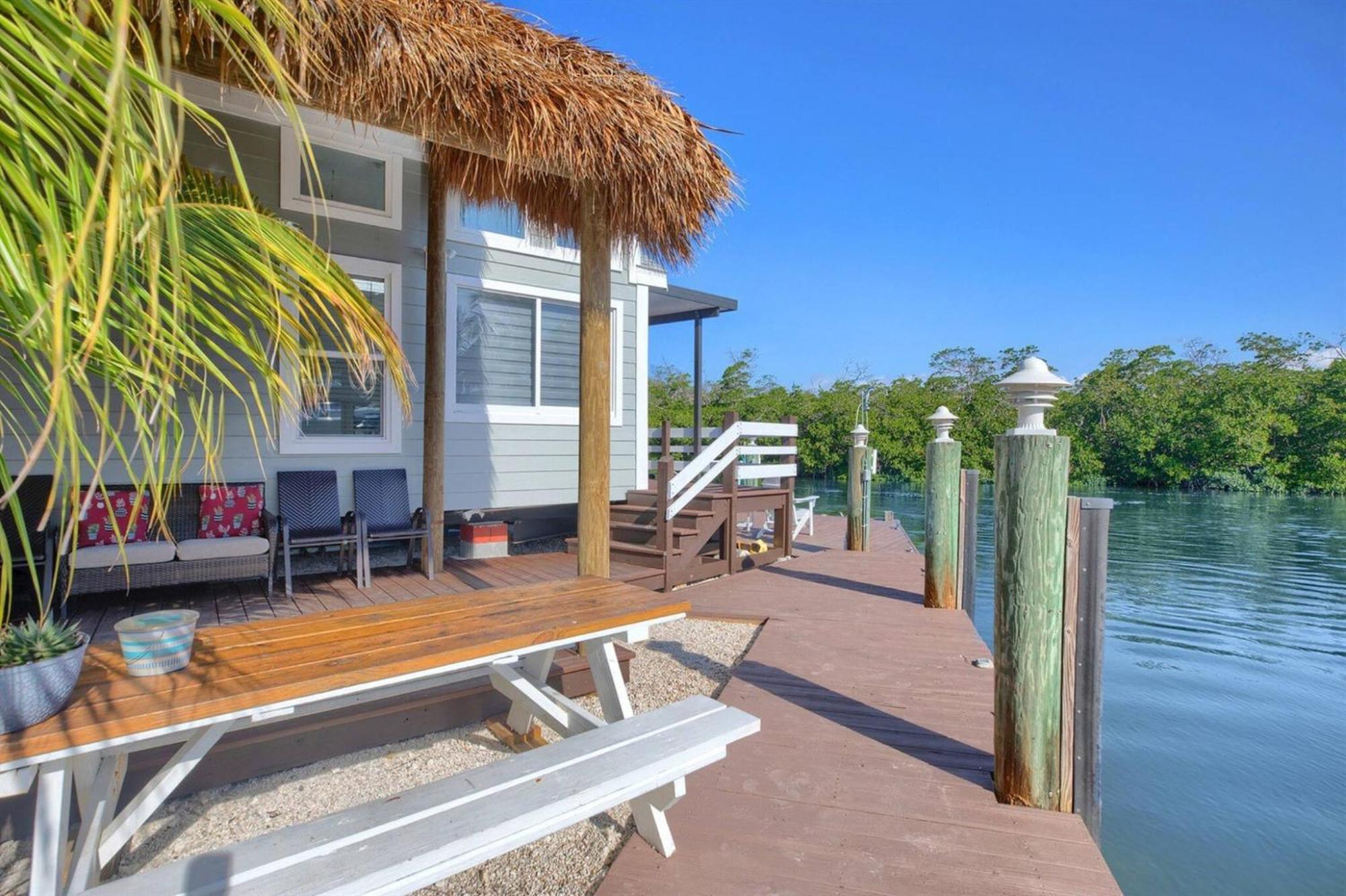 Tiny Home On Waterfront, Bay Views, Deck, Pool Jewfish Pokoj fotografie